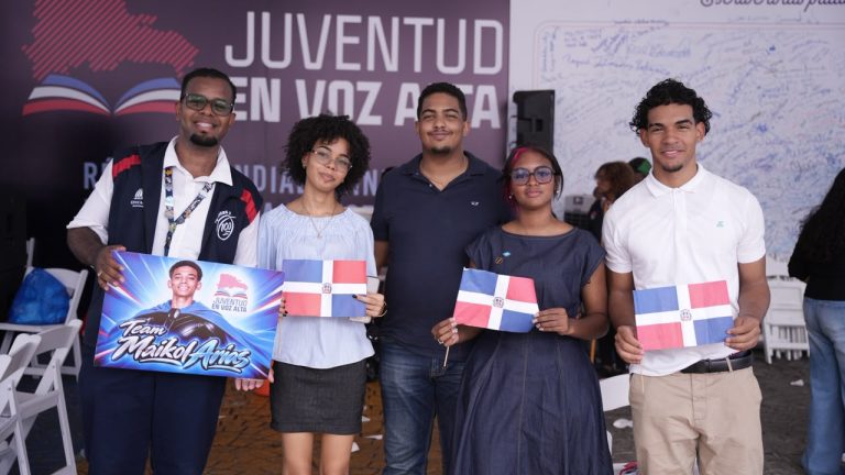 Jóvenes estudiantes destacan el poder de la lectura tras histórica jornada de 500 horas de Juventud en Voz Alta