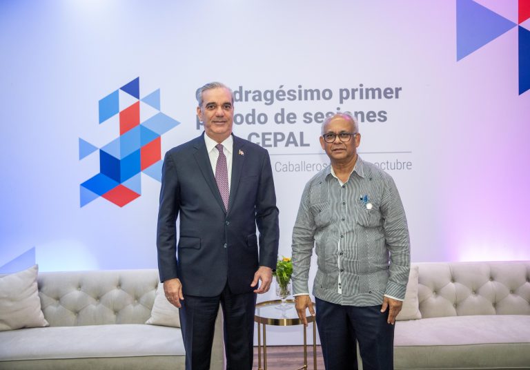 Presidente Abinader aborda con secretario general de la OEA plan de acción para Haití