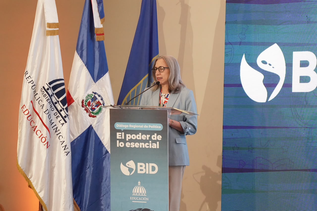 Ministerio de Educación insta a países Latinoamérica y el Caribe a invertir de manera inteligente en capital humano