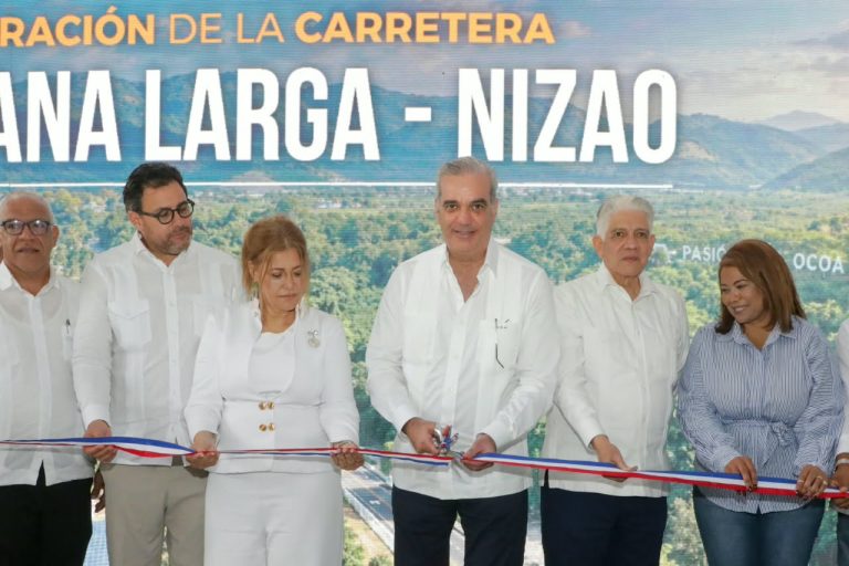 Luis Abinader inaugura carretera Nizao-Sabana Larga-Ocoa