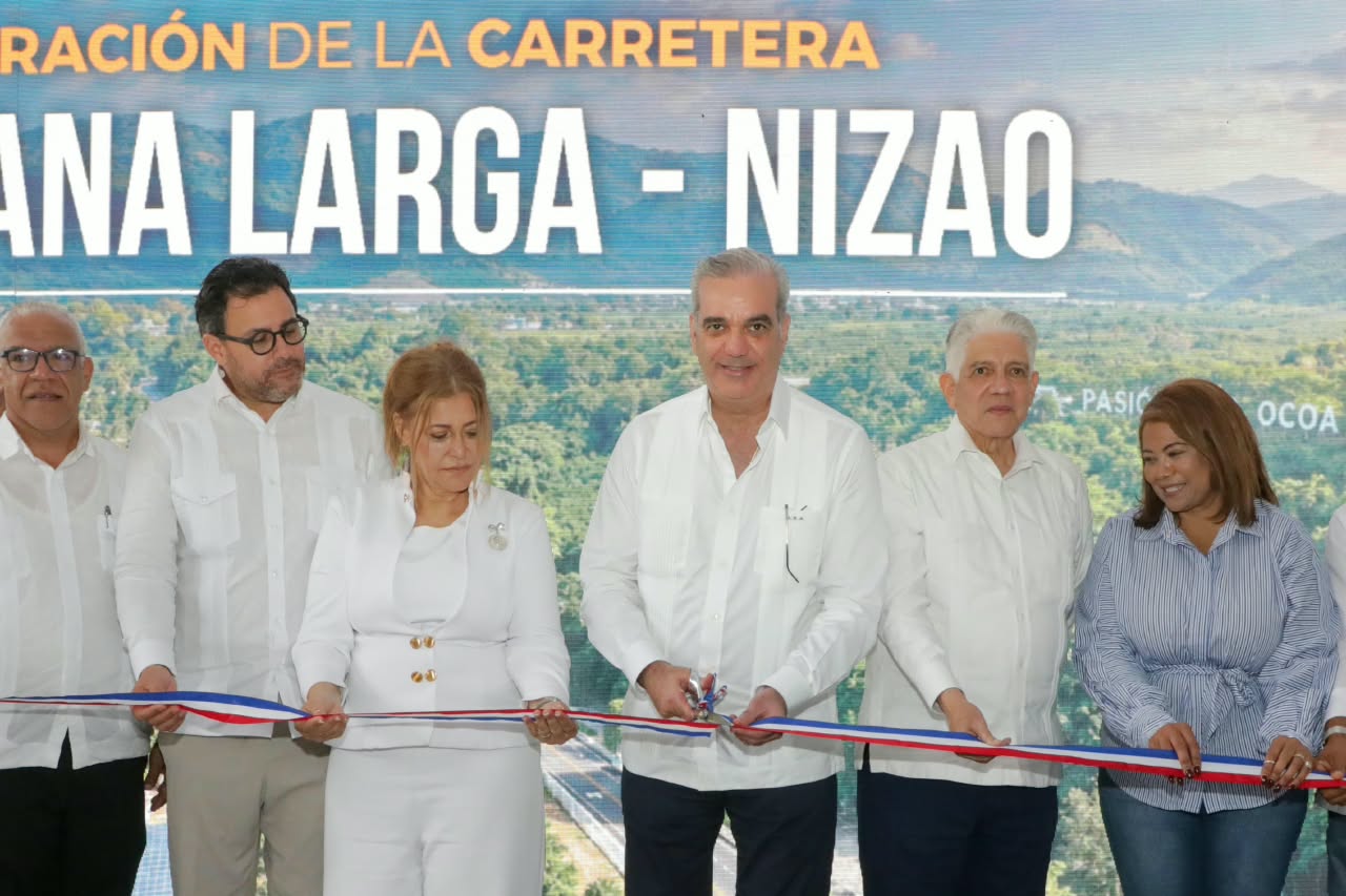 Luis Abinader inaugura carretera Nizao-Sabana Larga-Ocoa