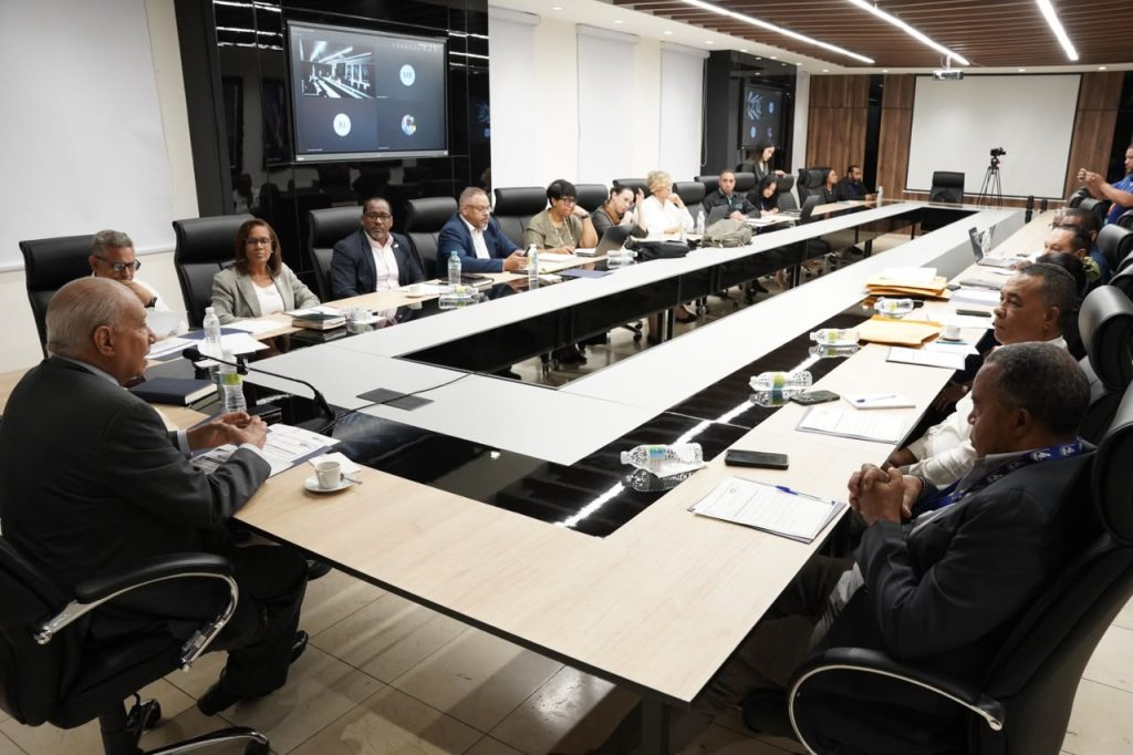 Minerd presenta avances en revisión de calificaciones