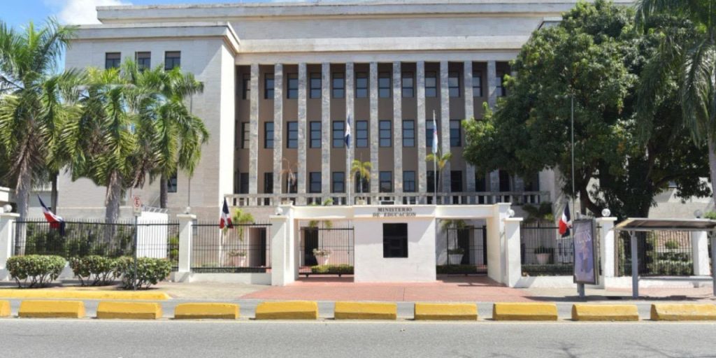 Ministerio de Educación da seguimiento a incidente en escuela de Barahona