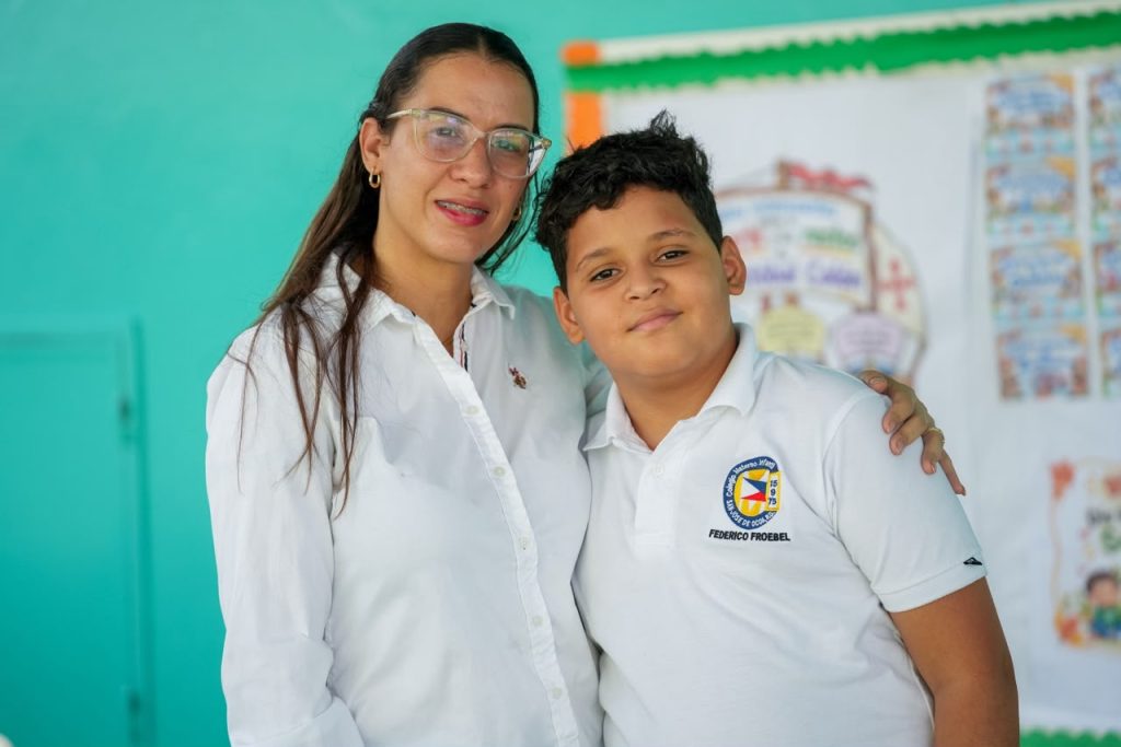 Gobierno reconoce como Estudiantes de la Semana a Kender Soto y Rafael Ureña