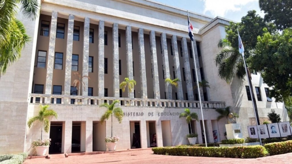 Ministerio de Educación cumple con pago de 294 expedientes de contratistas