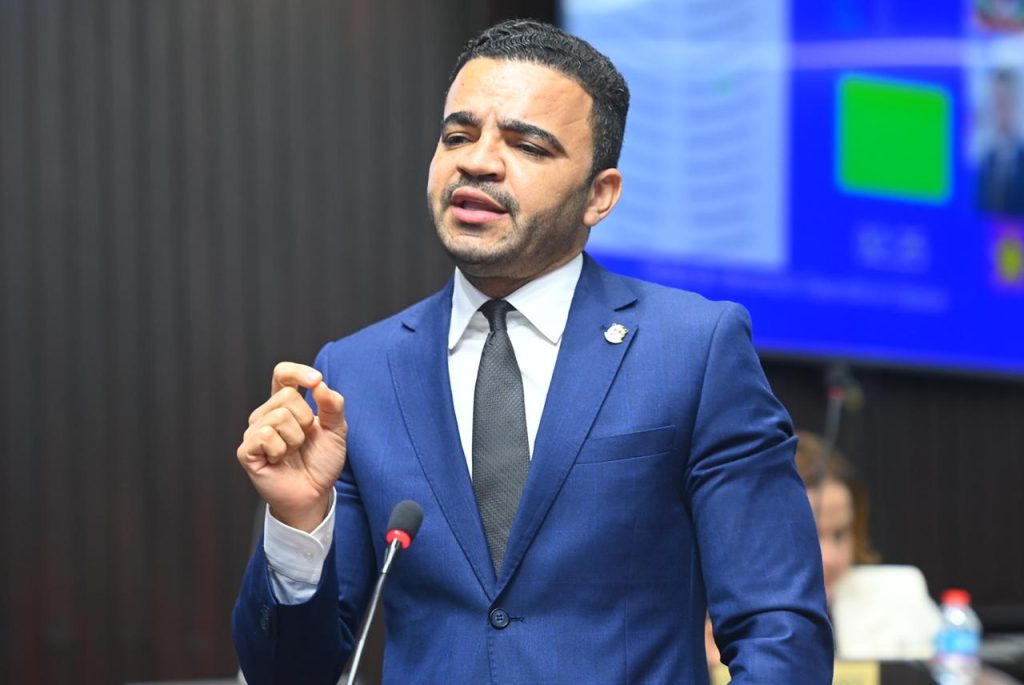 Diputado Saulo Vega deposita cuatro proyectos para impulsar el transporte