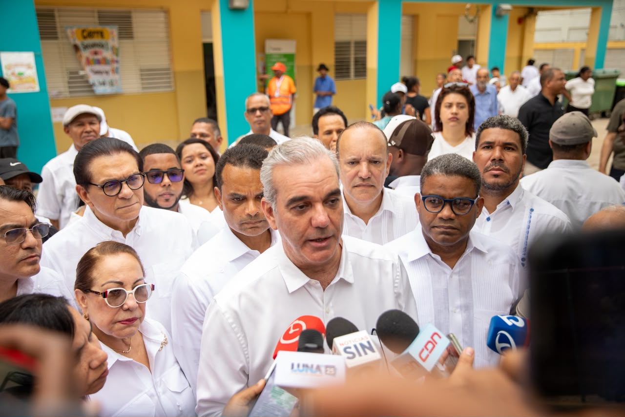 Abinader: El Gobierno está en sesión permanente para garantizar la seguridad del pueblo dominicano ante situación en Haití"