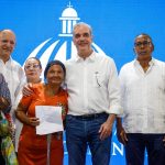 Más de 9 mil hogares en Santiago son impactados con entrega de enseres