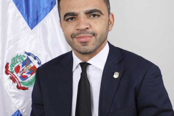Diputado propone llevar el Metro o el Teleférico a Villa Altagracia