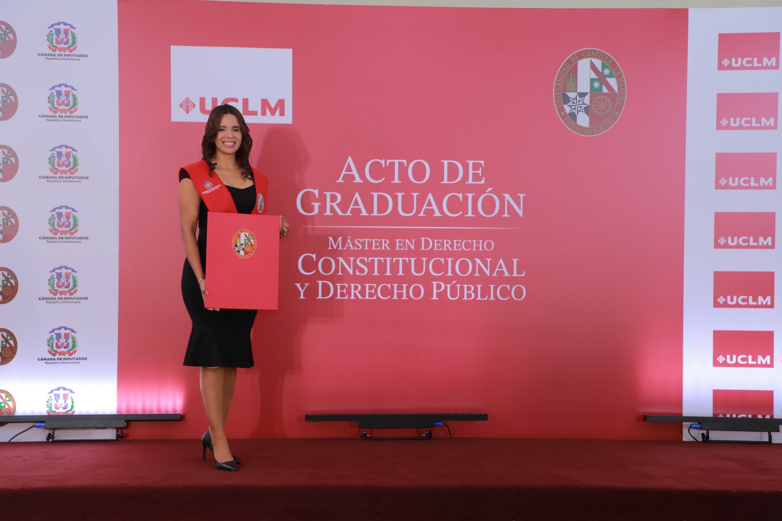 Diputada Patricia Núñez obtiene máster en Derecho Constitucional