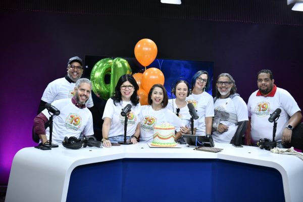 Ana Simó celebra 19 años de su programa radial, llena de agradecimiento